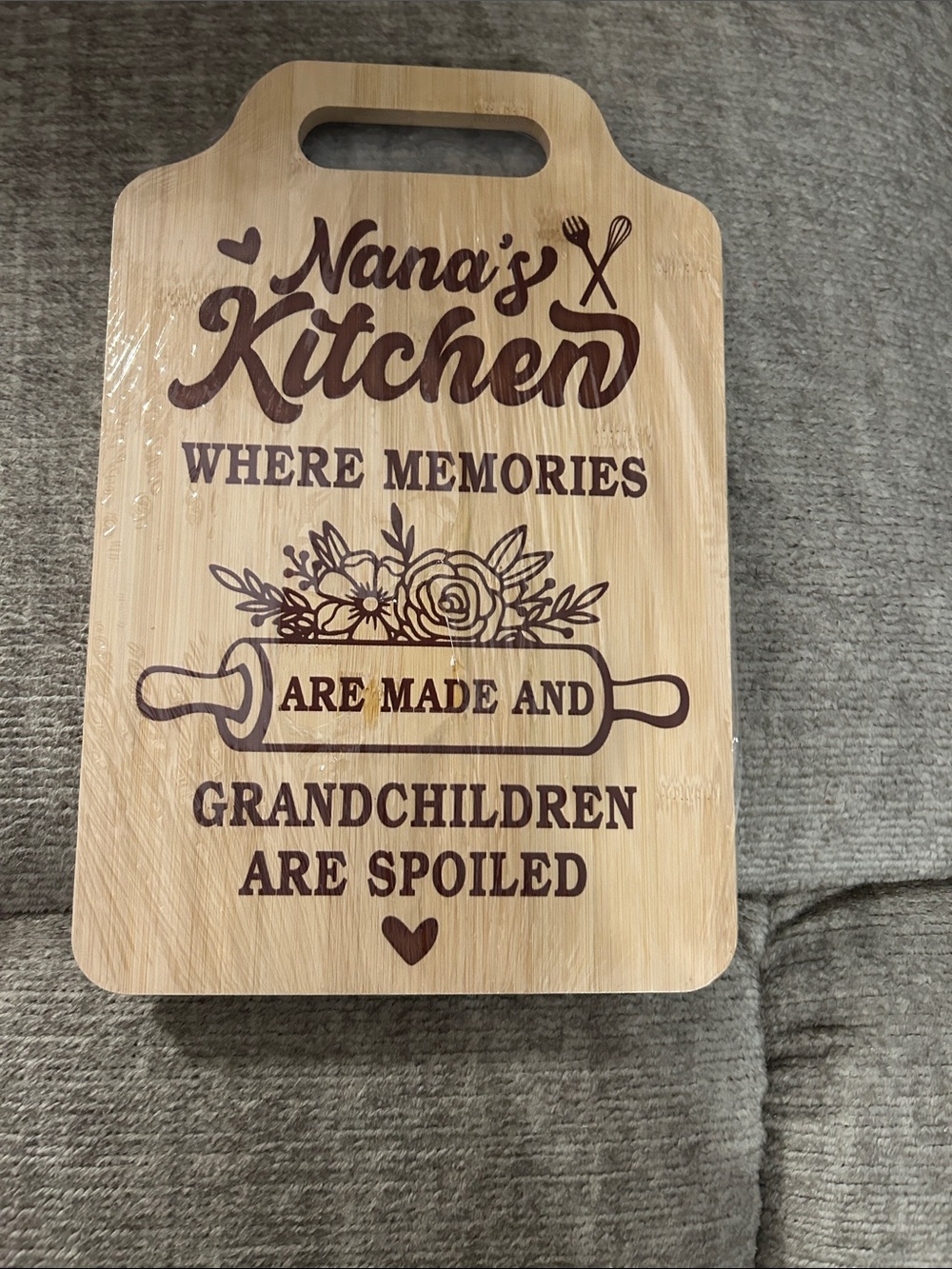 Nana's Kitchen Bamboo Cutting Board - Natural